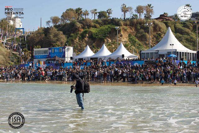 ארוע הפתיחה של אליפות העולם בגלישה ים, שמש, מוזיקה וגולשים בחוף סירונית