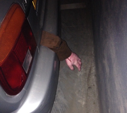 מעשה קונדס: יד דמה יד מדממת מבצבצת מהרכב התבררה כמעשה קונדס