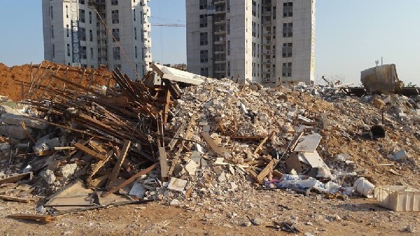 חדשות מקומיות - תופעה מסוכנת בנתניה: פסולת אסבסט בעיר