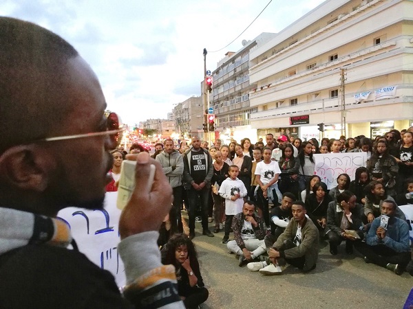 מחאה לשחרור אברה מנגיסטו | צילום: יגאל יששכרוב מחאה בנתניה לשחרור אברה מנגיסטו