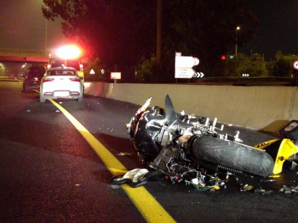 הרוג בן 30 בתאונת אופנוע רוכב אופנוע בן 30 נהרג מפגיעת משאית