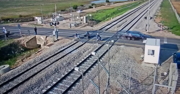 תמונה: מוקד בטיחות ארצי, רכבת ישראל מחאת הנכים- נחסם הכביש באזור יקום