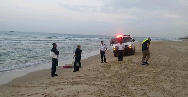 הבוקר בחוף ארגמן | צילום: דוברות מד"א  אשה טבעה למוות בסמוך לחוף ארגמן בנתניה