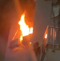 שריפה פרצה בדירה במרכז העיר נתניה (וידאו)