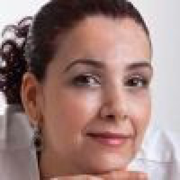 טיראנה קוסמטיקאית פרא רפואית