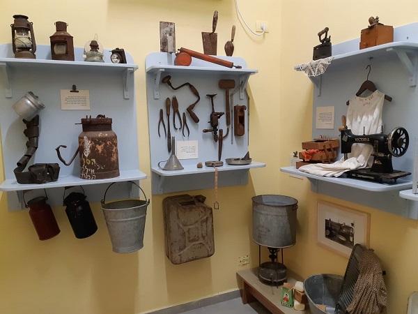 חדר חדש במוזיאון העעיר נתניה  בית טיפוסי מימיה הראשונים של נתניה