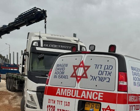  פועל נמחץ למוות מפלטת בטון סמוך לבת חפר