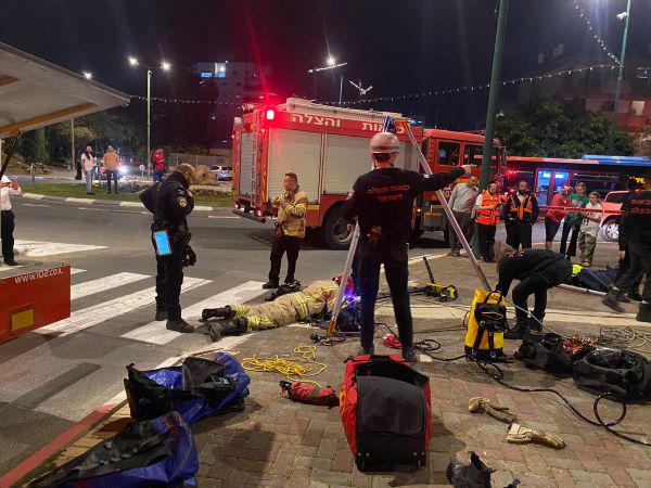 תושב נתניה חולץ מבור ניקוז תושב נתניה חולץ מבור ניקוז