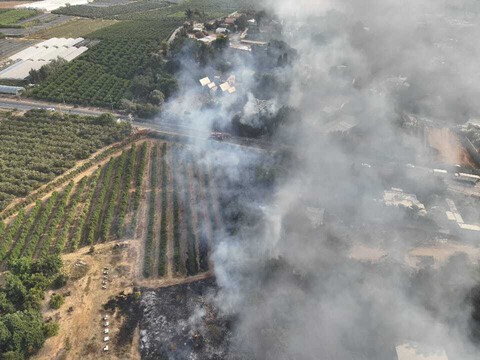  שריפה גדולה בעין ורד: 23 צוותי כיבוי וארבעה מטוסים פועלים במקום