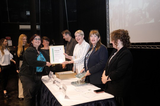  שתי מורות מנתניה קיבלו תעודת הצטיינות מחוזית