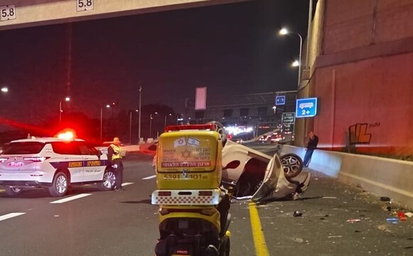  כביש 2: שתי צעירות נפצעו בתאונת דרכים סמוך לווינגייט