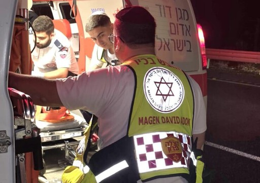  כביש 2 סמוך למחלף ינאי : צעיר נפגע מרכב - מצבו בינוני
