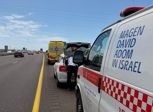  כביש 2: צעירה בת 19 התמוטטה – מצבה אנוש