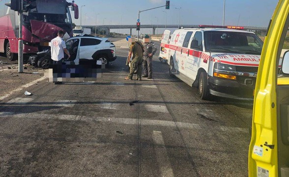 נהג רכב נהרג מפגיעת אוטובוס בצומת מגל נהג רכב נהרג מפגיעת אוטובוס בצומת מגל