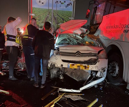  תאונה קשה סמוך לפרדסיה: ארבעה פצועים, בהם שניים במצב קשה