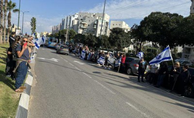 מאות תושבים בצידי הדרך ליוו את מסע ההלוויה של הראל איתח ז"ל