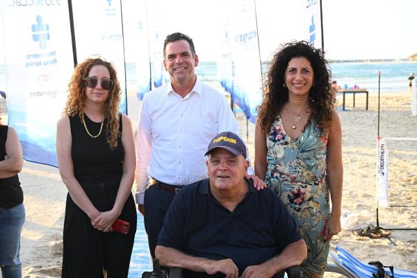 פעילות קהילתית - הים נגיש לכולם: חוף סירונית בנתניה שודרג עד קו המים