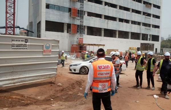 נתניה: פועל נפל מפיגום – מצבו בינוני נתניה: פועל נפל מפיגום – מצבו בינוני