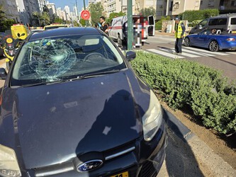 נתניה: רוכב אופניים נפגע בתאונה