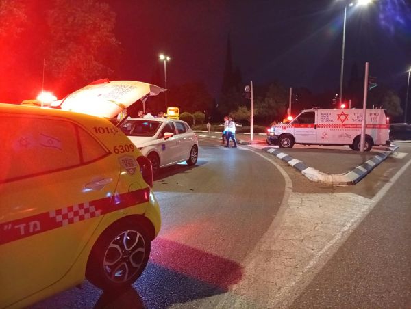  רוכב קורקינט חשמלי נפגע מרכב ברחוב יוסף ויתקין בנתניה