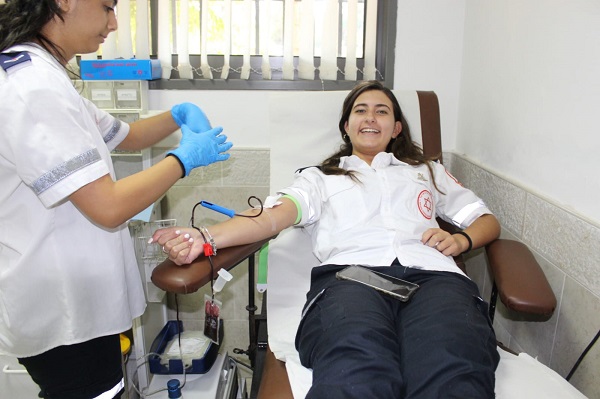 פעילות קהילתית - עשרות תרמו דם ושיער בתחנת מד"א נתניה