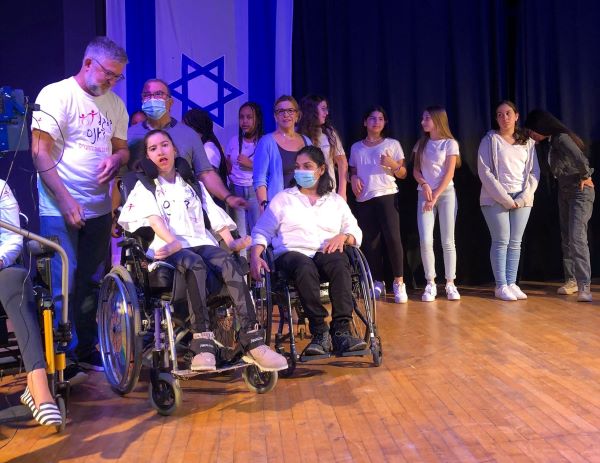 חברי להקת גלגלדאנס התארחו באשכול הפיס אלדד