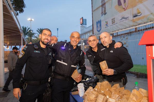  הדלקת נרות עם כוחות הבטחון וההצלה