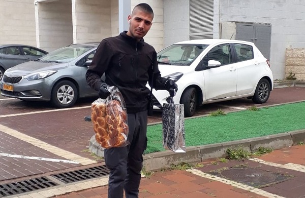 חיבוק חם למבודדי הקורונה בנתניה