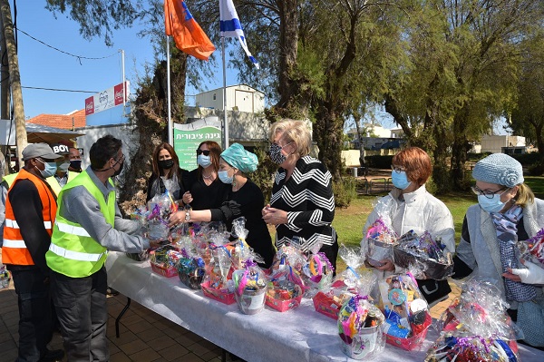 משלוחי מנות לצוותי רפואה ולעובדי ניקיון