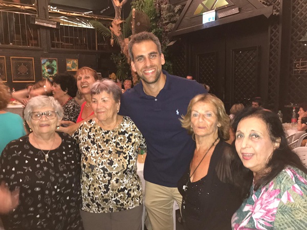 פעילות קהילתית - "אורחי הכבוד" – אירוע חג לשורדי שואה בנתניה
