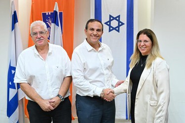 ביקור מנכ"ל משרד האנרגיה בנתניה: העירייה מובילה באנרגיה מתחדשת