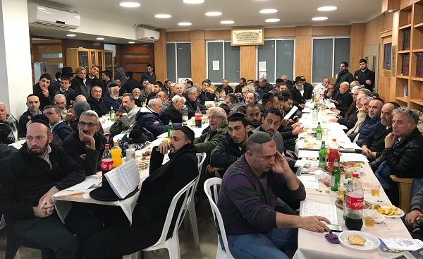 פעילות קהילתית - מאות משתתפים בסדר ט"ו בשבט בגבעת האירוסים