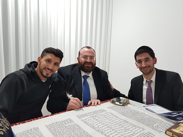 שחקני מכבי נתניה מתקרבים לדת