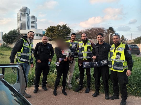 נתניה: בת שנתיים ננעלה ברכב 