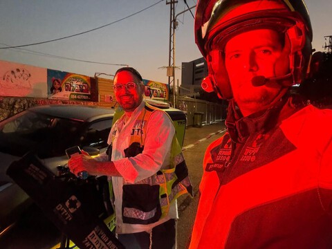  נתניה: פעוטה ננעלה ברכב וחולצה בשלום על ידי מתנדבי ידידים