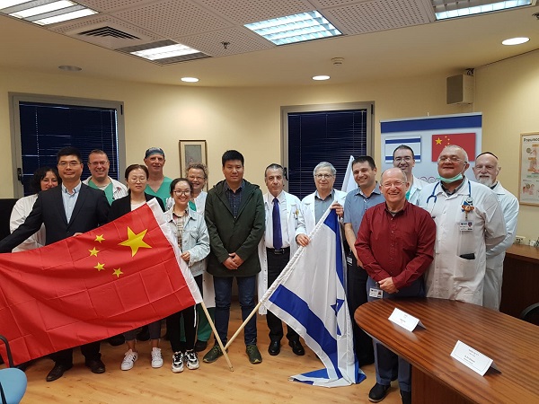 הרופאים הסיניים הגיעו לסמינר בבי"ח לניאדו