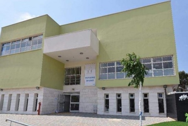 בוטלו ההסעות לתלמידי קמפוס דורה. המשמעות: ייאלצו לעזוב