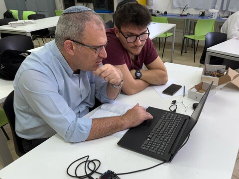 חדשנות טכנולוגית במערכת החינוך בנתניה חדשנות טכנולוגית במערכת החינוך בנתניה
