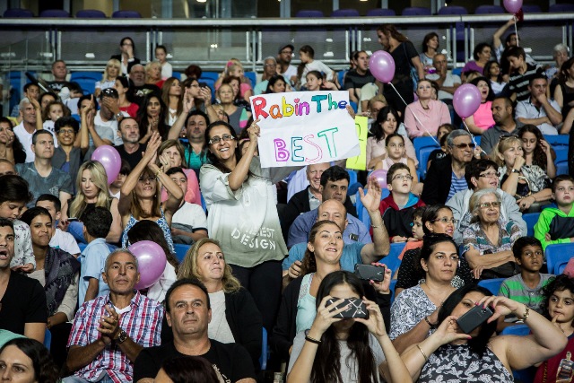 פעילויות לילדים בנתניה - רקדני נתניה כבשו את האצטדיון