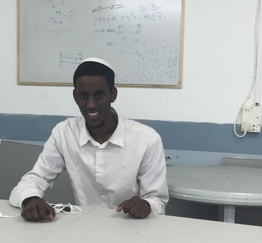 עיצוב וסטייל - תלמידים יוצאי העדה האתיופית לומדים אמהרית