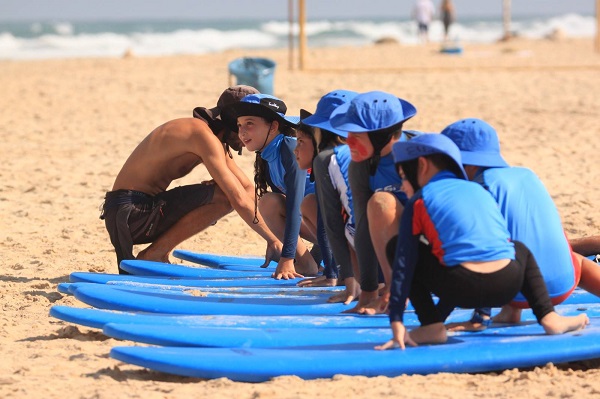 בי"ס לגלישה "גל ים" מציג: קייטנת גלישה לכל גיל כל החופש