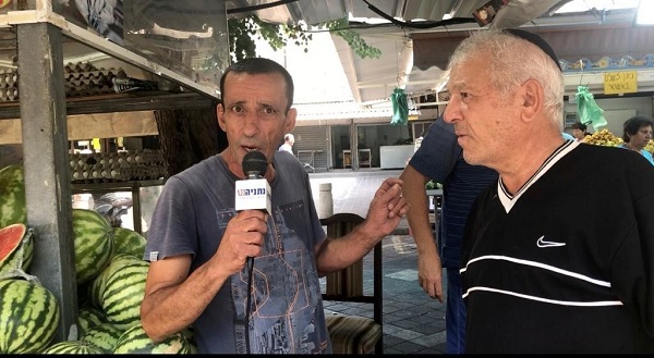 המולת הבחירות עדיין חוגגת בשוק העירוני בנתניה