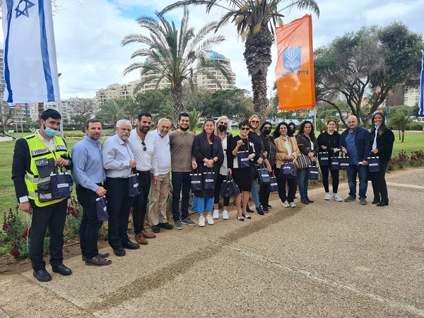 לכל נר יש שם "לכל נר יש שם"