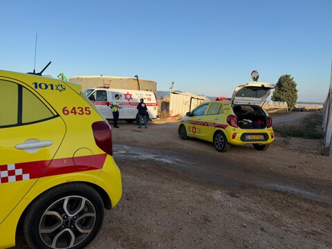  ירי באחיטוב: שני גברים כבני 50 נפצעו, אחד מהם במצב קשה