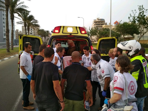 דקירה בנתניה: בן 33 נפצע באורח בינוני