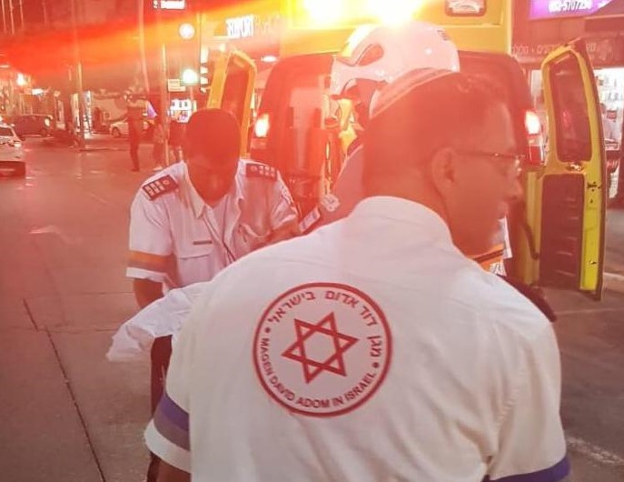 נתניה: אוטובוס פגע במספר כלי רכב צילום | תעוד מבצעי מד"א נתניה: אוטובוס פגע במספר כלי רכב
