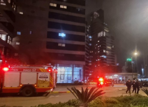 פיצוץ עז בשכונת עיר ימים בנתניה פיצוץ עז בשכונת עיר ימים בנתניה