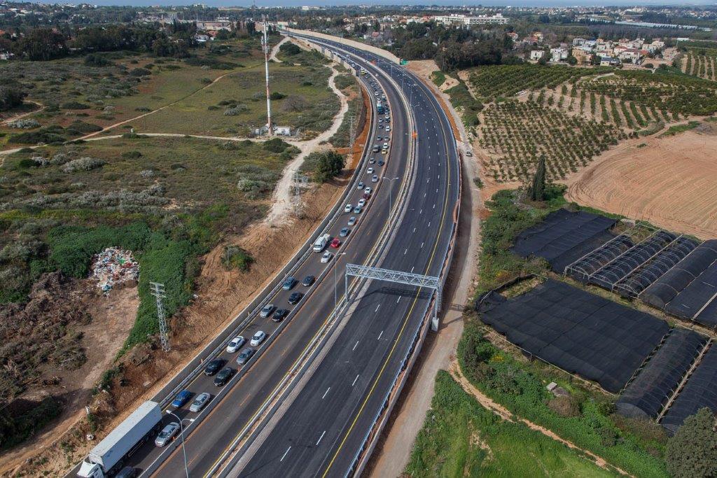 נתיב שלישי בכביש החוף ממחלף נתניה ועד לחבצלת