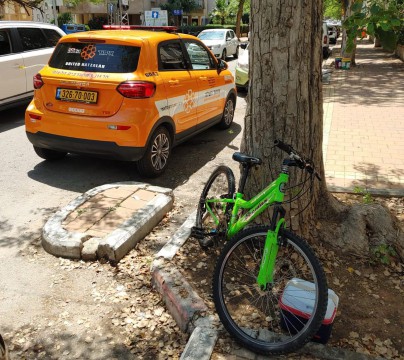  תאונה עם מעורבות רוכב אופניים וקורקינט חשמלי בנתניה