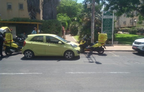 זירת האירוע | צילום: תעוד מבצעי מד"א דקירה בנתניה: בן 20 נפצע באורח בינוני